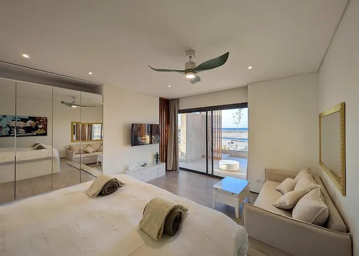 Beachfront Somabay Steps From Sea & Pool بيت للعطل الغردقة